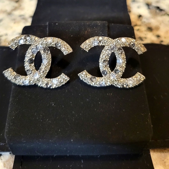 CHANEL Jewelry - CHANEL EARRINGS With crystal